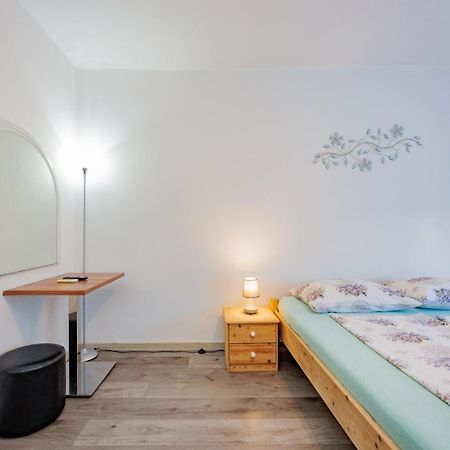 Crowonder Lucky Holiday House With Pool And Patio 30 Meters From The Beach Zadar Exterior photo