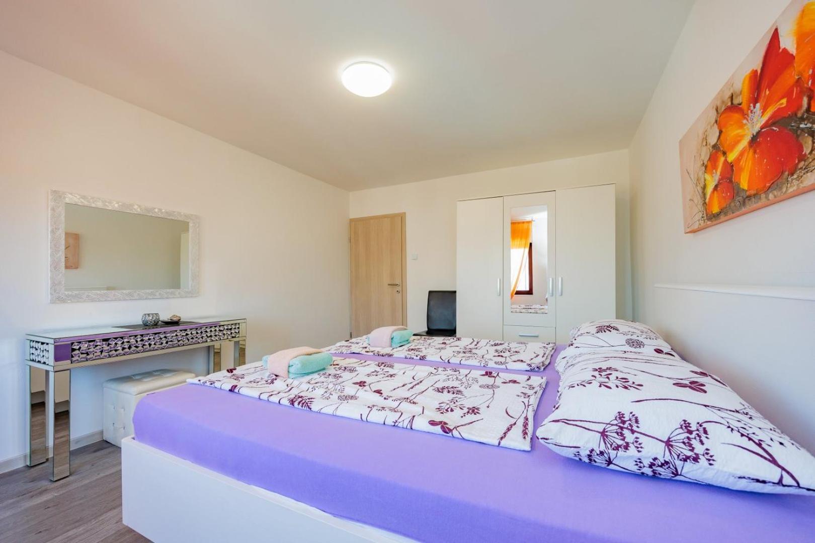 Crowonder Lucky Holiday House With Pool And Patio 30 Meters From The Beach Zadar Exterior photo
