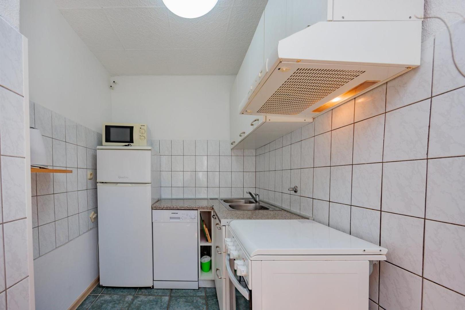 Crowonder Lucky Holiday House With Pool And Patio 30 Meters From The Beach Zadar Exterior photo