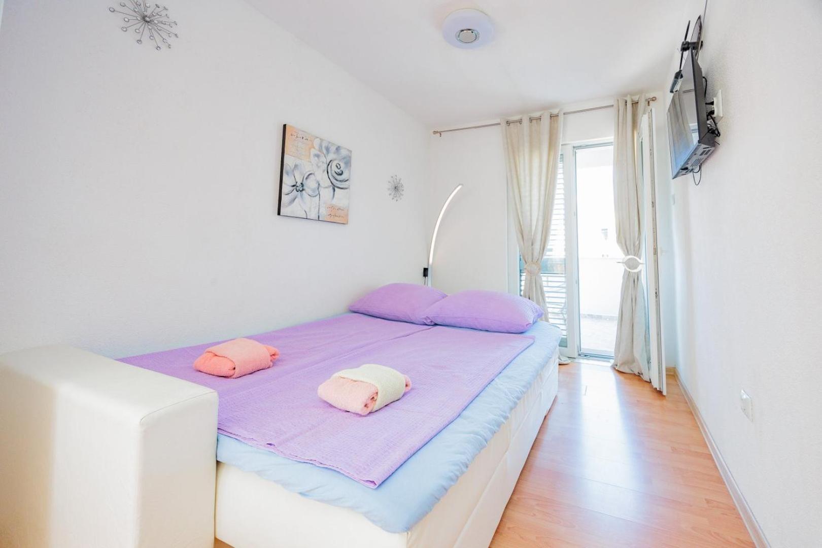 Crowonder Lucky Holiday House With Pool And Patio 30 Meters From The Beach Zadar Exterior photo