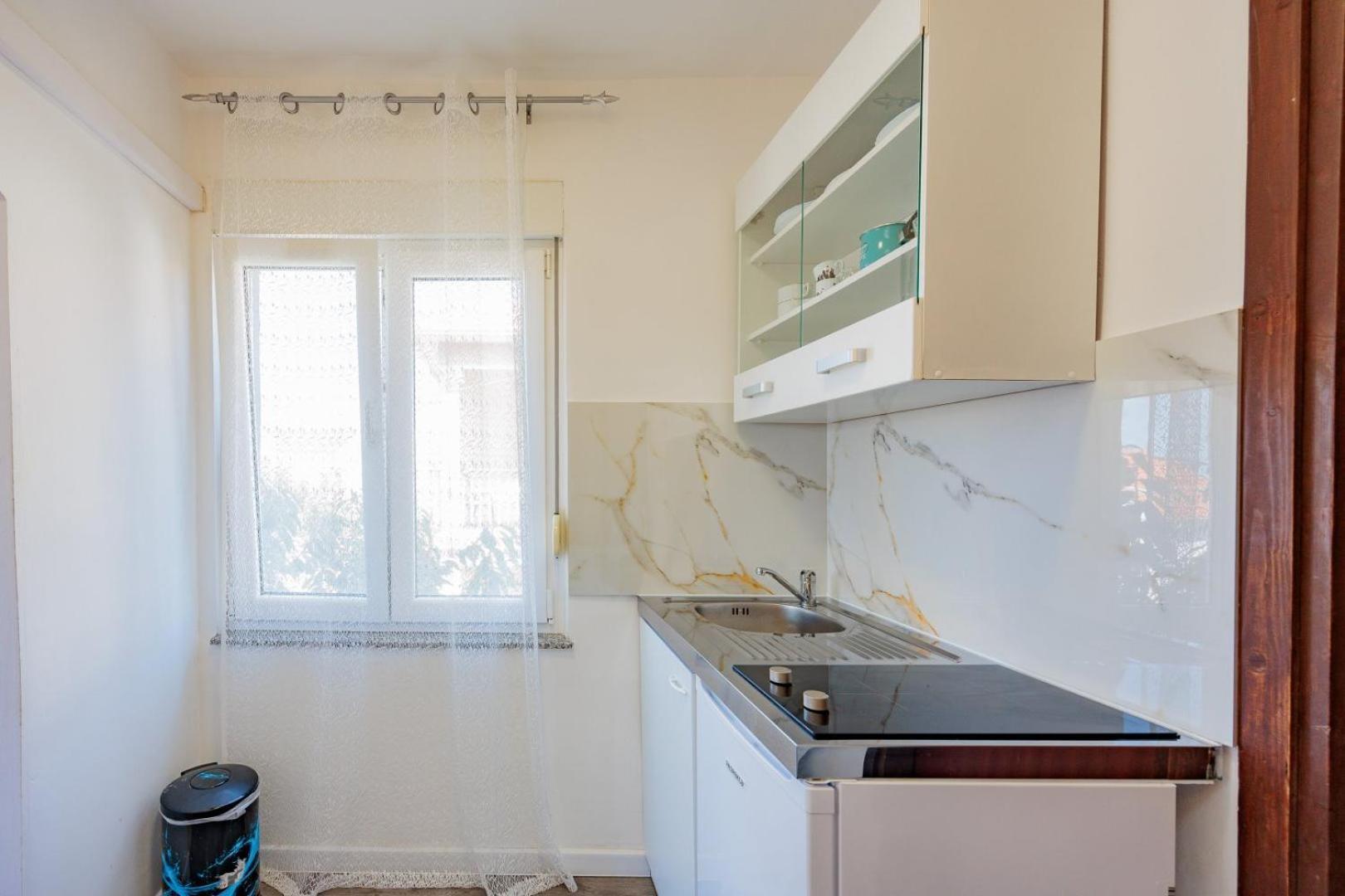 Crowonder Lucky Holiday House With Pool And Patio 30 Meters From The Beach Zadar Exterior photo